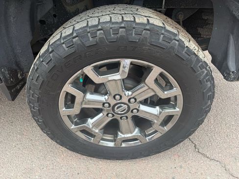 Used 2017 Nissan Titan SV AWD/4WD image 10
