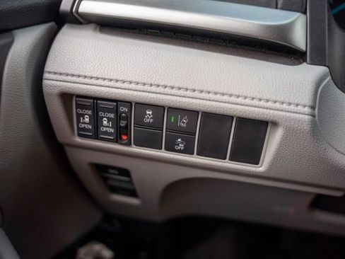 Used 2018 Honda Odyssey EX image 17