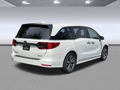 Used 2023 Honda Odyssey Touring image 9