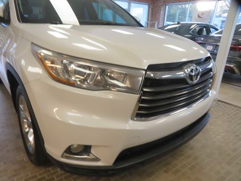 Used 2014 Toyota Highlander Limited image 64