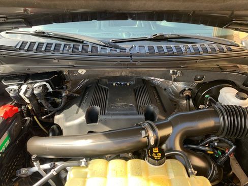 Used 2020 Ford Expedition XLT w/ Equipment Group 202A RWD image 9