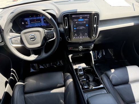 Certified 2023 Volvo XC40 B5 Plus w/ Driver Assist Package AWD/4WD image 13