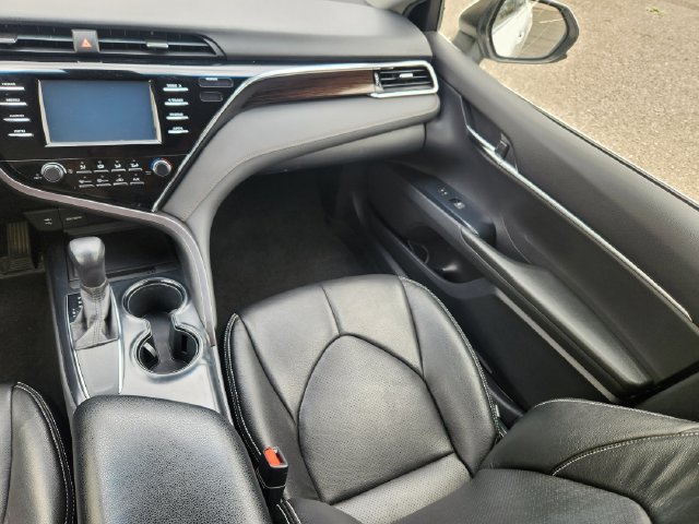 Used 2018 Toyota Camry LE FWD image 13