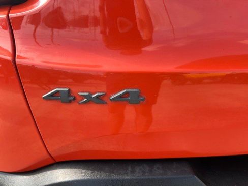 Used 2016 Jeep Renegade Trailhawk w/ Premium Trailhawk Package image 16