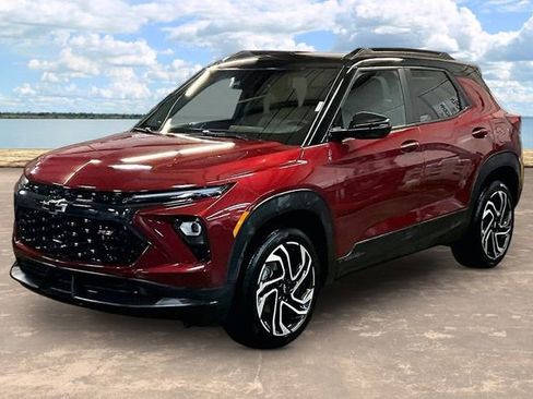 Used 2025 Chevrolet TrailBlazer RS w/ Convenience Package image 3