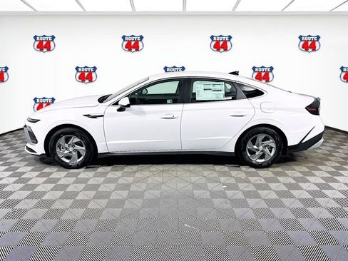 Used 2025 Hyundai Sonata SE FWD image 5
