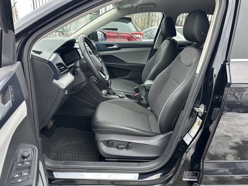 Used 2022 Volkswagen Taos SE image 11