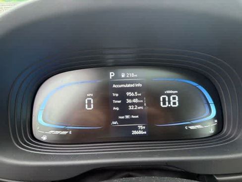 Used 2024 Hyundai Venue SEL FWD image 24