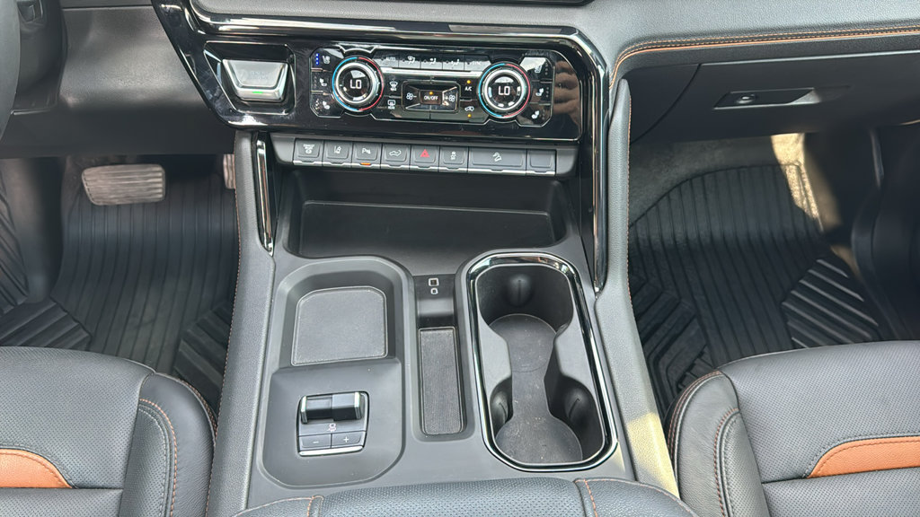 Used 2025 GMC Sierra 2500 AT4 w/ AT4 Premium Plus Package AWD/4WD image 31