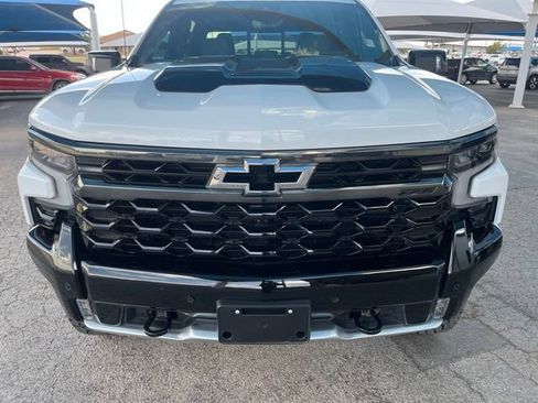 Used 2025 Chevrolet Silverado 1500 ZR2 w/ Technology Package AWD/4WD image 2