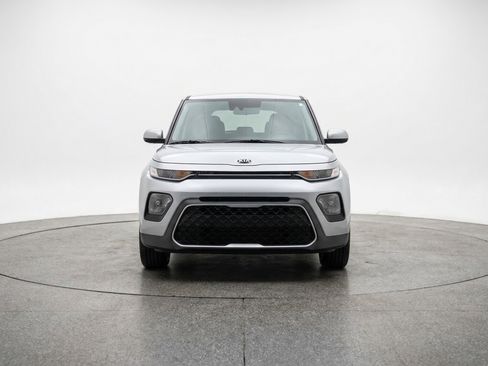 Used 2025 Kia Soul LX w/ LX Technology Package FWD image 2