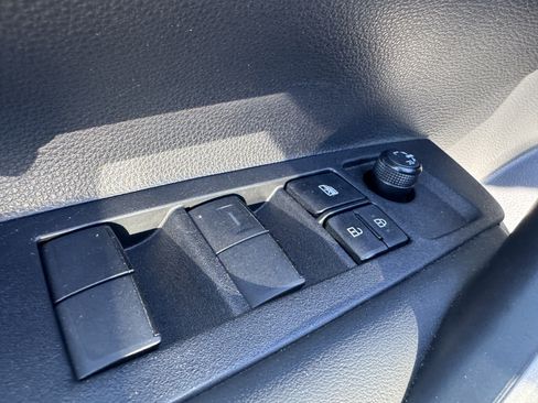 Used 2025 Toyota Corolla SE w/ SE Premium Package image 10