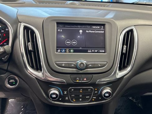 Used 2022 Chevrolet Equinox LT AWD/4WD image 16