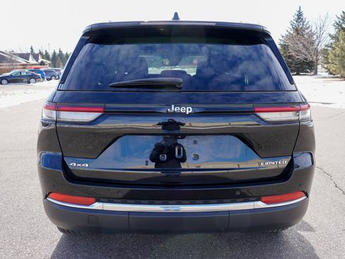 Used 2023 Jeep Grand Cherokee Limited AWD/4WD image 5