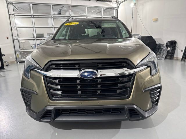 Used 2023 Subaru Ascent Limited w/ Technology Package AWD/4WD image 2