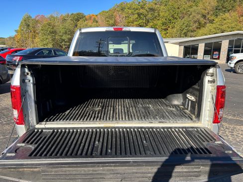 Used 2017 Ford F150 XLT w/ Equipment Group 302A Luxury image 6