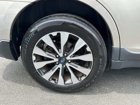 Used 2016 Subaru Outback 2.5i Limited AWD/4WD image 10