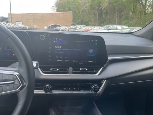 Used 2025 Chevrolet Equinox LT image 17