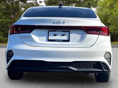 Used 2023 Kia Forte LXS w/ LXS Technology Package FWD image 4