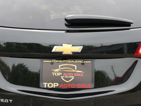 Used 2018 Chevrolet Equinox Premier image 29