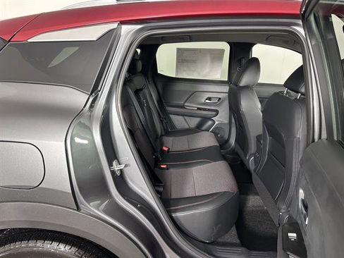 New 2025 Nissan Kicks SR image 13