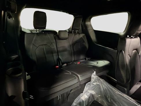 New 2026 Chrysler Pacifica Select image 27