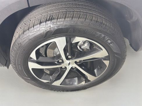 Used 2025 Chevrolet Trax RS w/ Driver Confidence Package FWD image 11