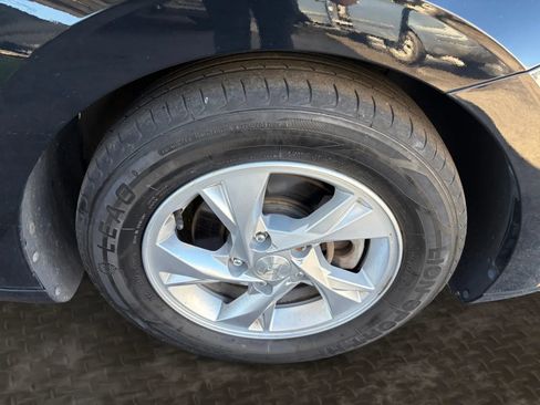 Used 2021 Hyundai Elantra SE FWD image 36