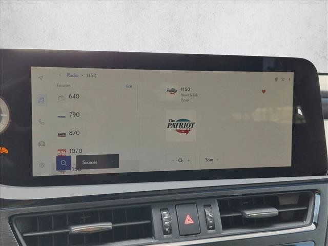 Used 2025 Lexus ES 350 w/ Premium Package FWD image 13