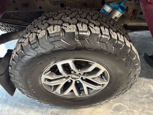 Used 2018 Ford F150 Raptor w/ Equipment Group 801A Mid AWD/4WD image 12