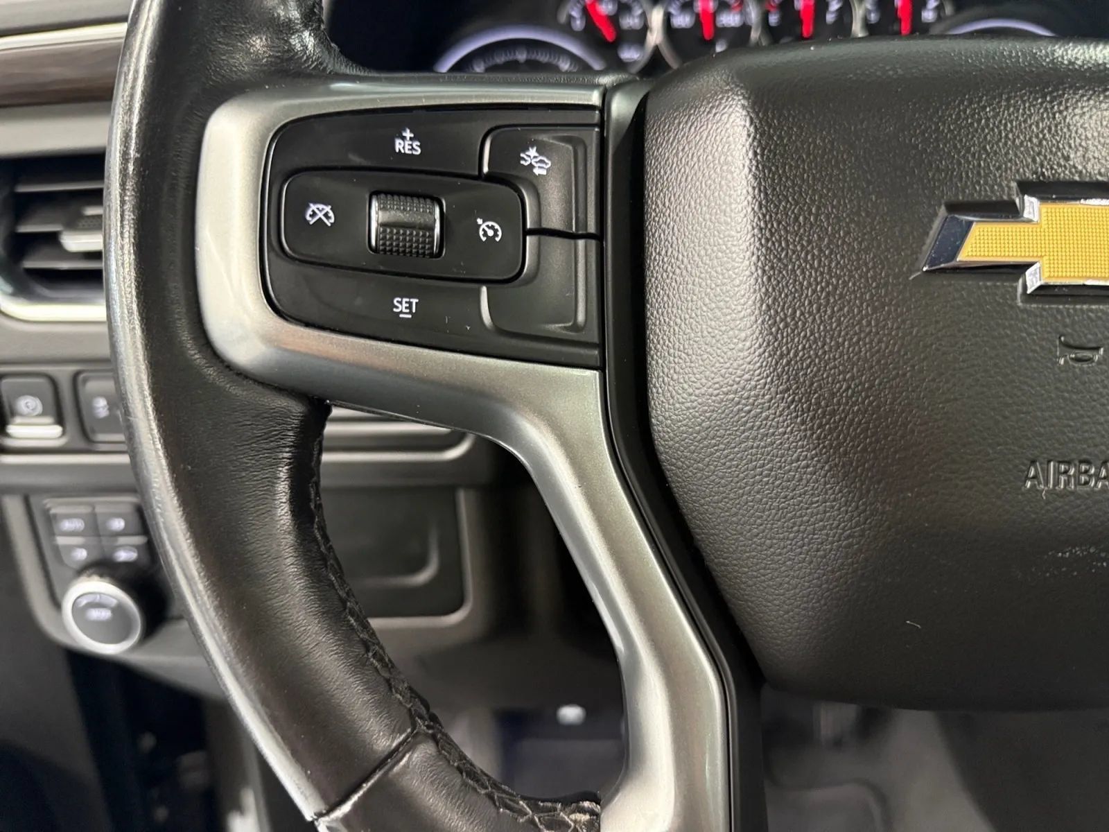 Used 2021 Chevrolet Suburban LT w/ Rear Media and Nav Package AWD/4WD image 31