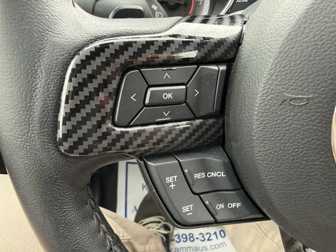 Used 2017 Ford Mustang Premium image 21