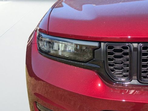 New 2025 Jeep Grand Cherokee L Limited w/ Black Appearance Package AWD/4WD image 8