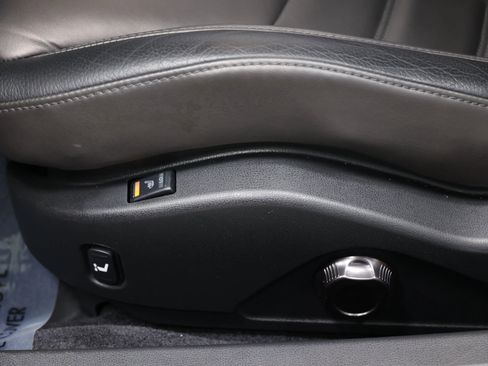 Used 2019 Nissan GT-R Premium w/ Premium Interior Package AWD/4WD image 17