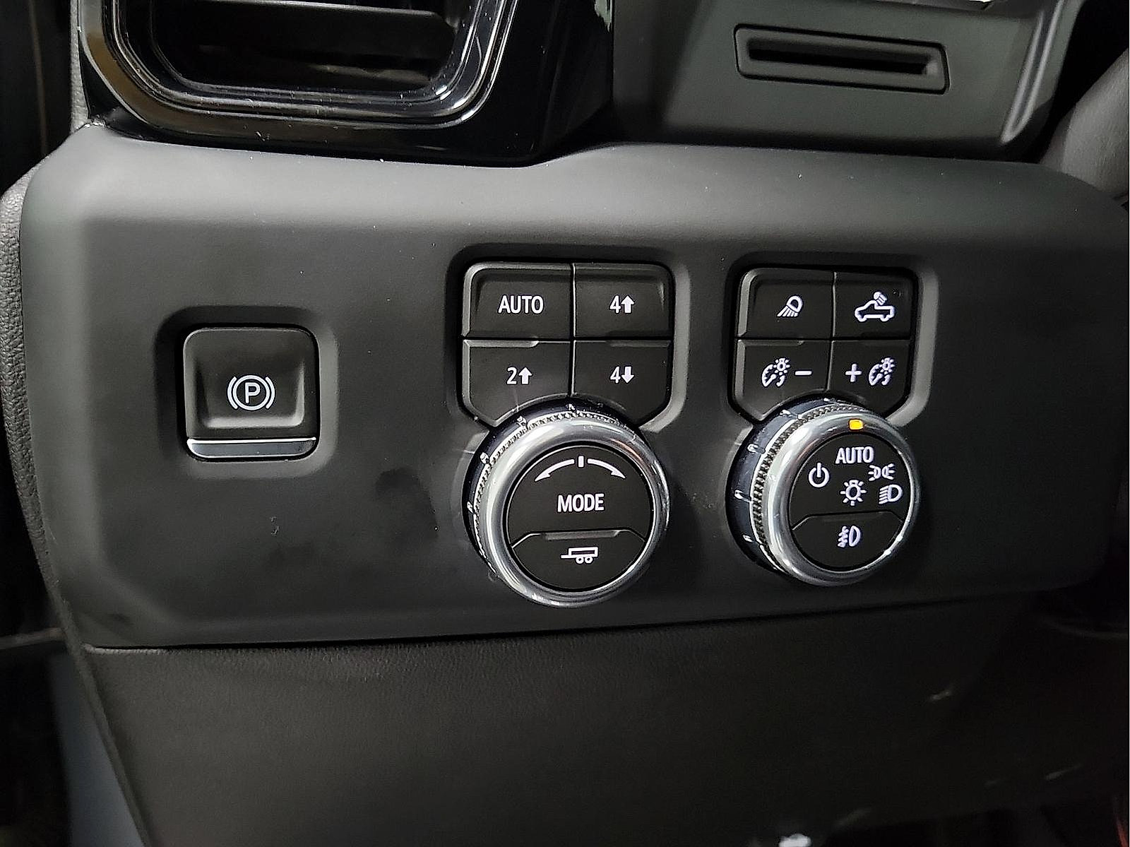 Used 2024 GMC Sierra 1500 AT4 AWD/4WD image 13