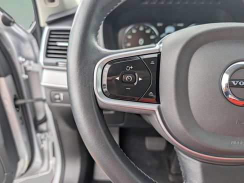 Used 2022 Volvo XC90 T5 Momentum image 39