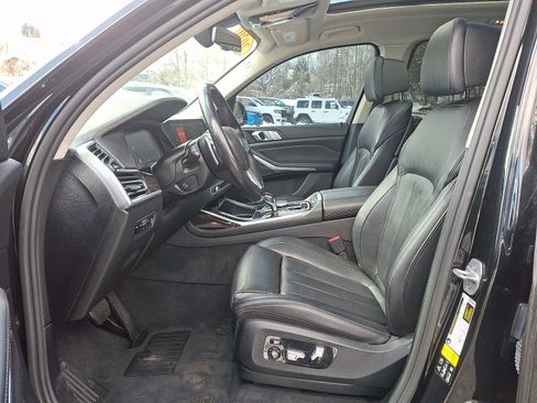 Used 2020 BMW X7 xDrive40i w/ Luxury Seating Package image 16