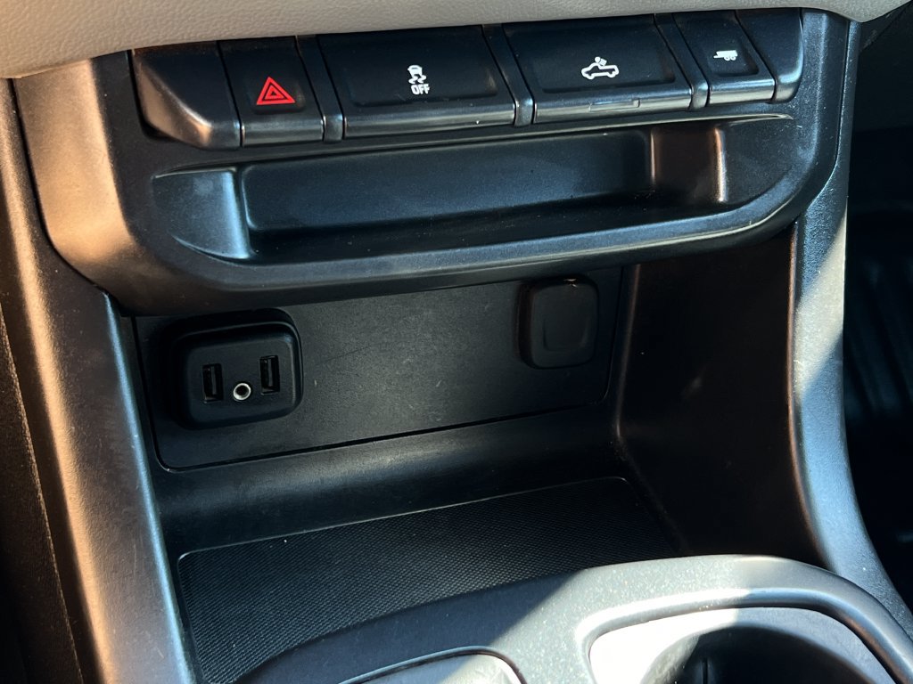 Used 2022 Chevrolet Colorado W/T RWD image 29