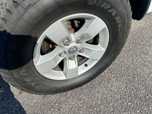 Used 2022 RAM 1500 Classic SLT image 14