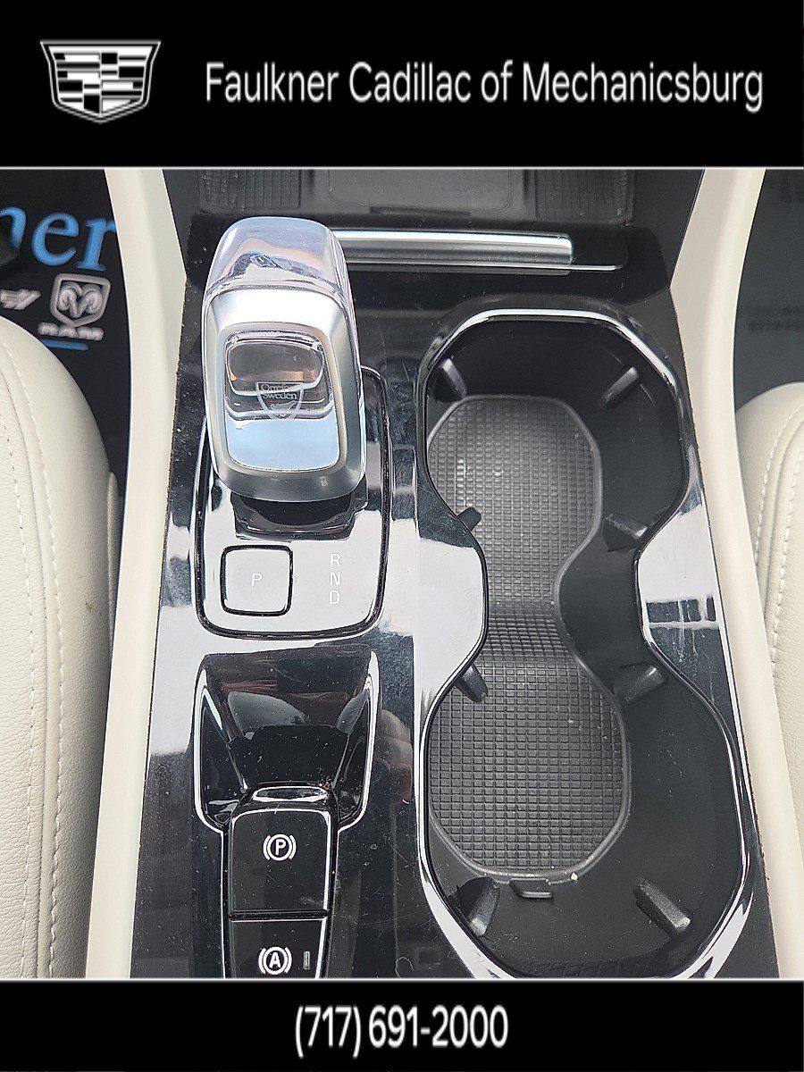 Used 2024 Volvo XC40 B5 Plus w/ Protection Package Premier AWD/4WD image 7