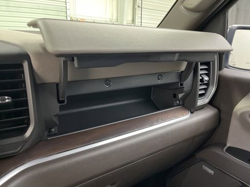 Used 2025 GMC Sierra 1500 SLT w/ SLT Premium Plus Package image 27