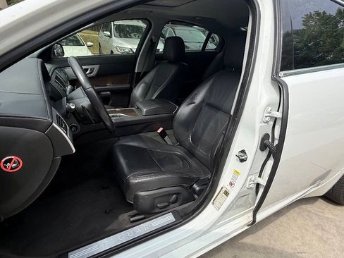 Used 2013 Jaguar XF RWD image 50