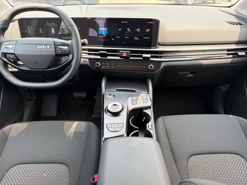 New 2026 Kia Sportage LX FWD image 9