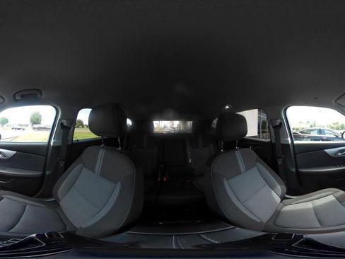 Used 2025 Chevrolet Blazer LT FWD image 43