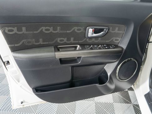 Used 2012 Kia Soul + image 21