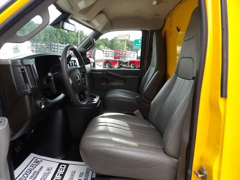 Used 2021 GMC Savana 3500 Extended w/ Power Convenience Package image 17