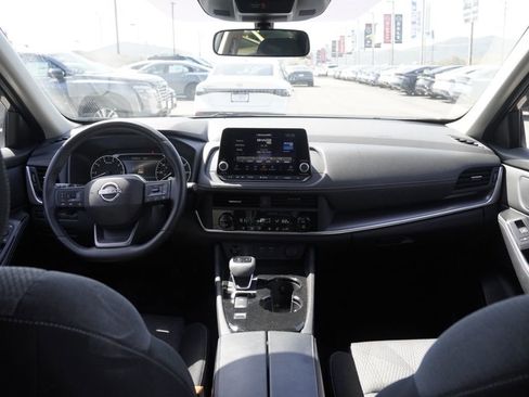 Used 2025 Nissan Rogue SV FWD image 19