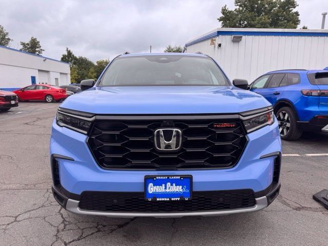 Used 2024 Honda Pilot TrailSport image 7
