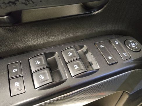 Used 2018 Chevrolet Silverado 1500 LT w/ All Star Edition image 27