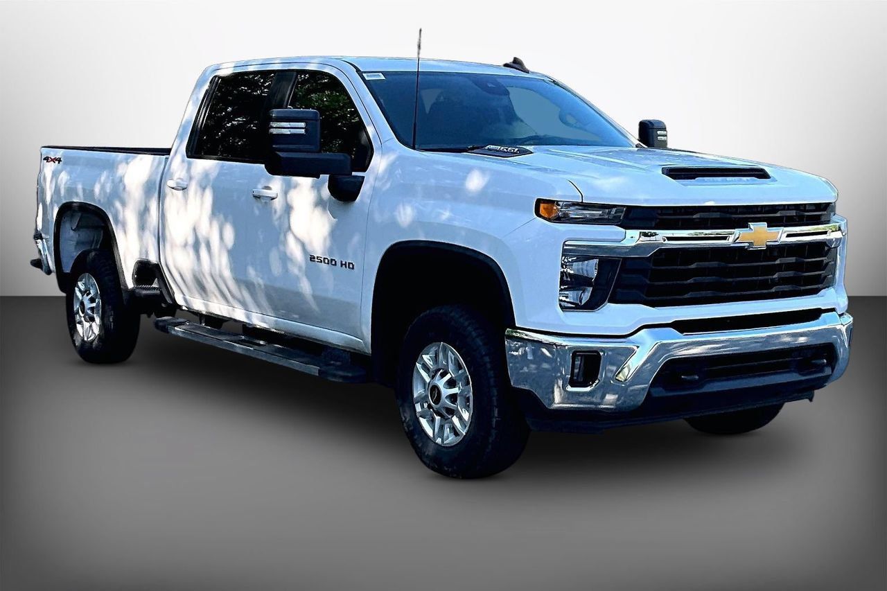 Used 2025 Chevrolet Silverado 2500 LT w/ Convenience Package AWD/4WD image 1